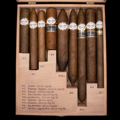 Tres Hermanos Colección